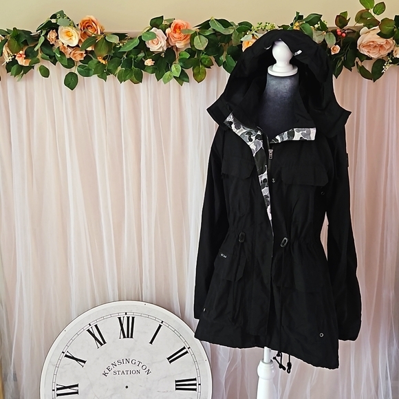 EUC - Columbia Lightweight Anorak Utility Jacket w/ Removable hood - Sz L - Picture 1 of 13